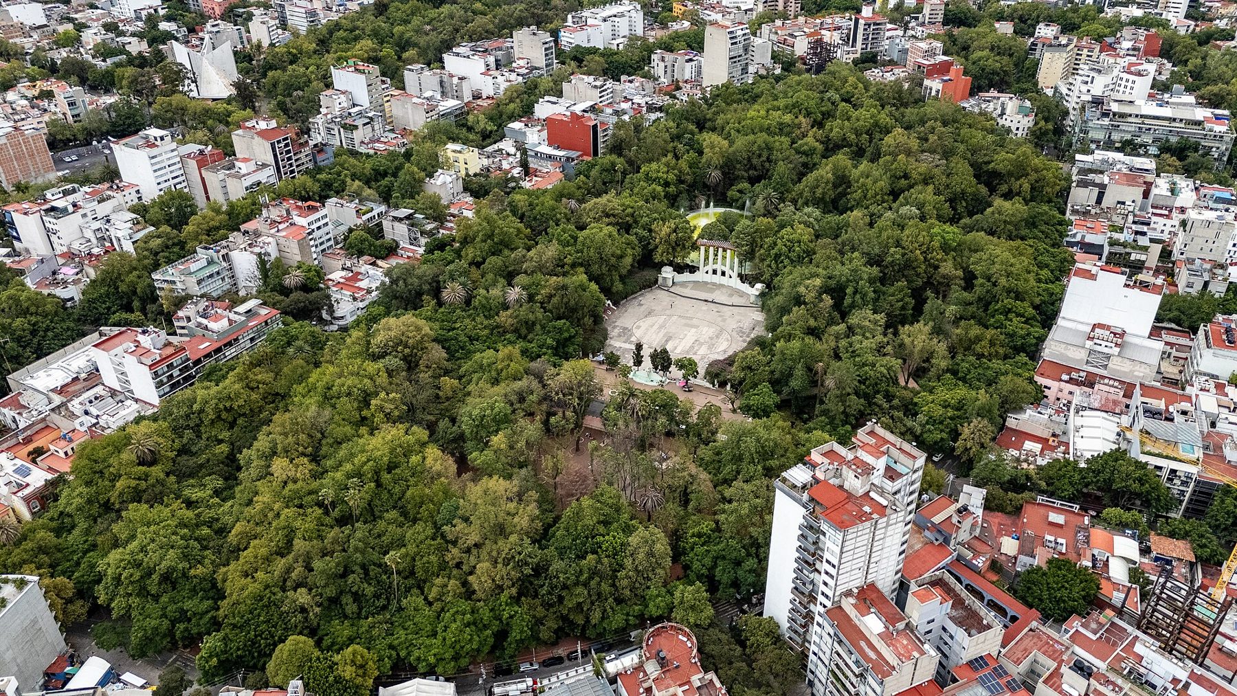 Aerial view of Parque México and the surrounding streets of Hipódromo Condesa